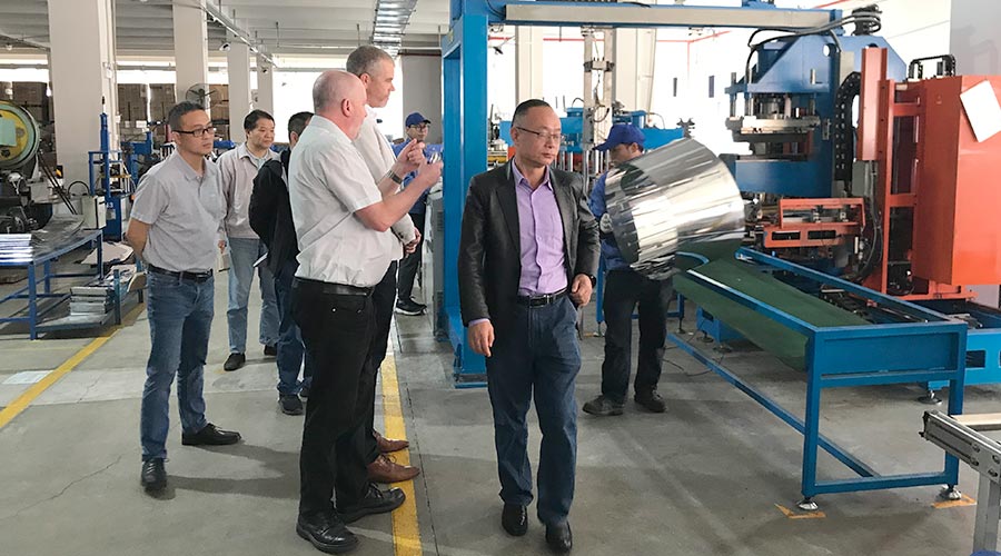 三年疫情后首訪！英國(guó)客戶Buyitdirec蒞臨金環(huán)電器視察