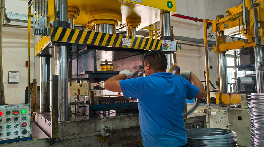 金環(huán)電器的滾筒干衣機(jī)如何適應(yīng)游艇、輪船等特殊海洋環(huán)境，確保高安全性和穩(wěn)定性？