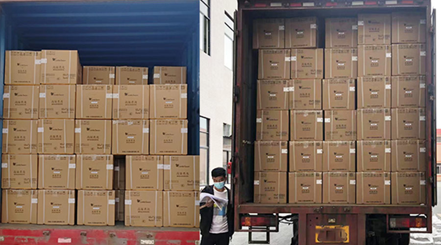 集裝箱裝柜進行時！金環(huán)電器客戶迷你洗衣機順利發(fā)貨！