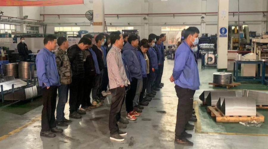 保健康 趕生產(chǎn)！金環(huán)電器早會叮囑員工注意防疫