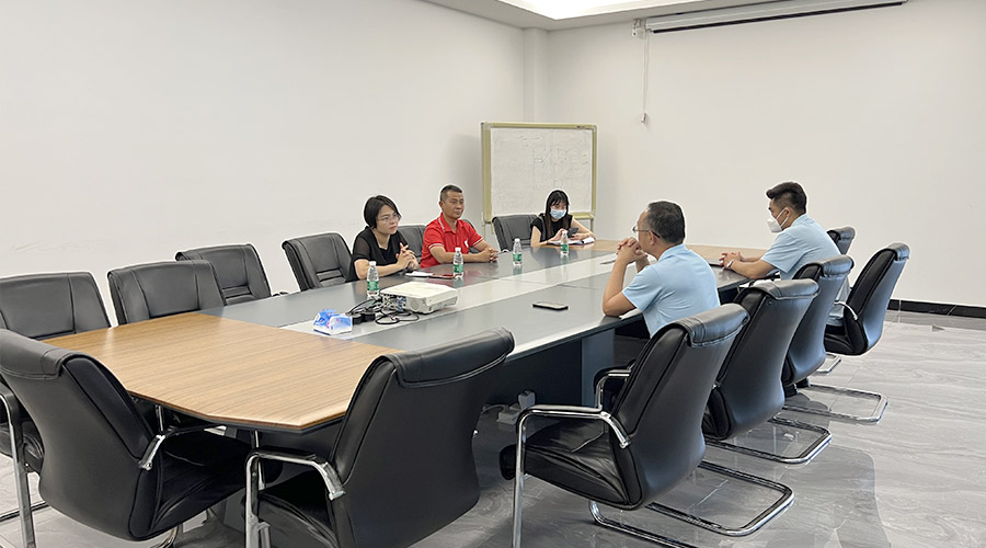 排憂難 提信心！鶴城鎮(zhèn)書記蒞臨金環(huán)電器開展暖企活動