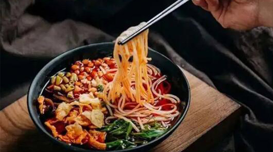 吃螺螄粉衣服上有味道如何快速解決！滾筒衣服烘干機有辦法