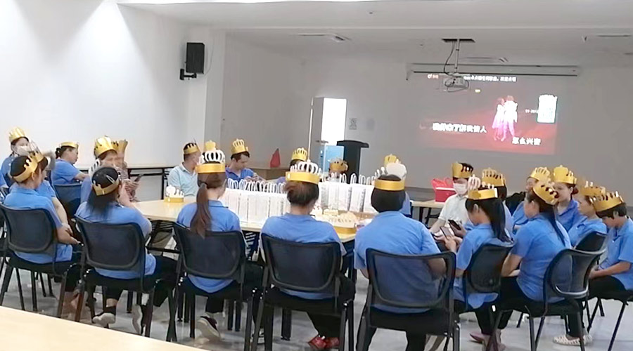 歡聚一堂 溫暖相伴！金環(huán)電器舉辦9月員工生日會(huì)