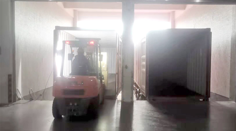 齊心協(xié)力為客戶！春節(jié)期間金環(huán)電器人員加班加點發(fā)貨